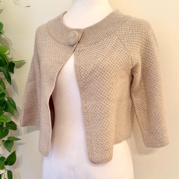 Cashmere Cape - Picture 2 of 5